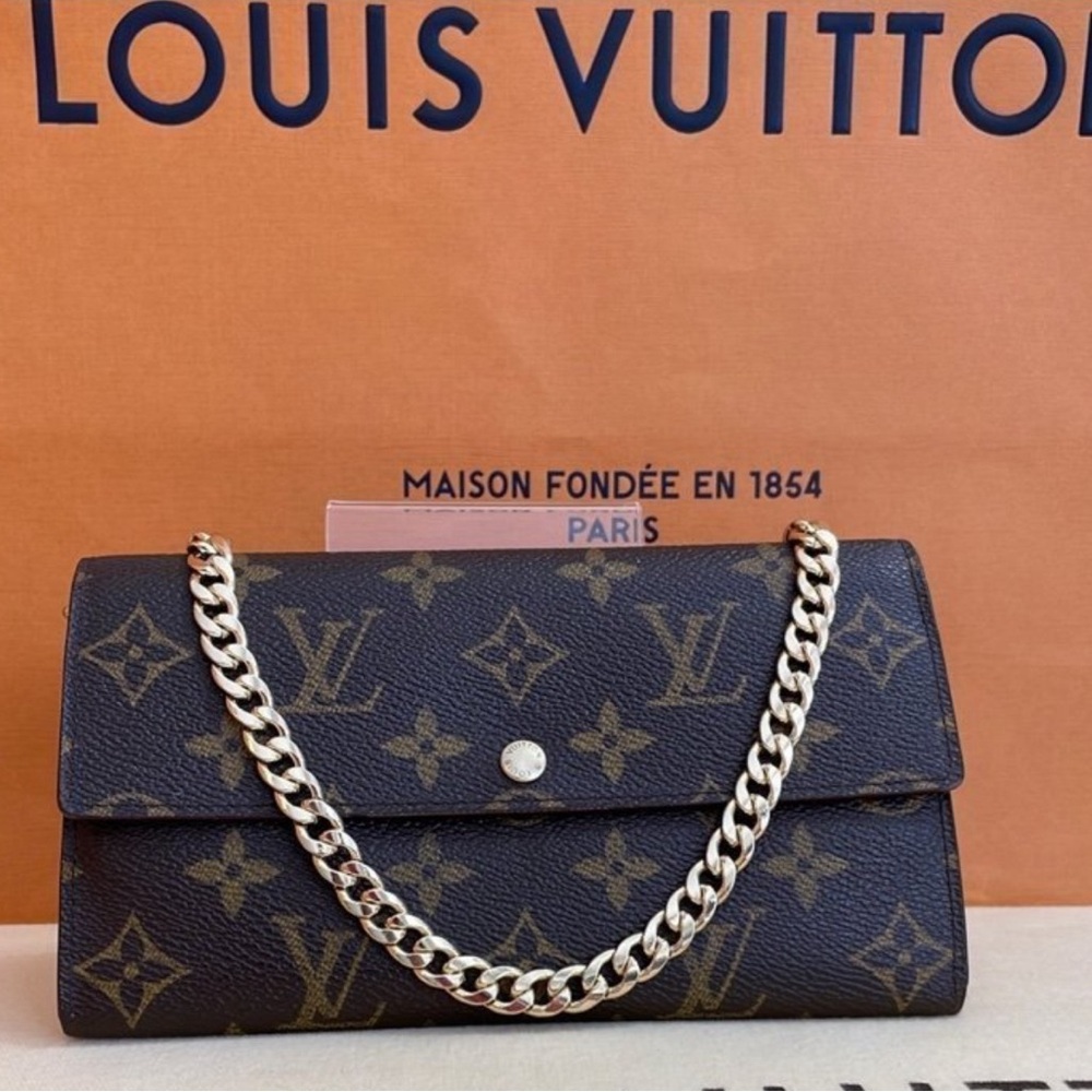 Louis Vuitton Sarah Wallet with chain for crossbody wear